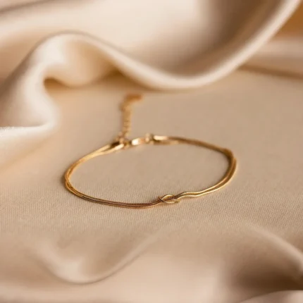 Linked by Love Knot Bracelet - Gold